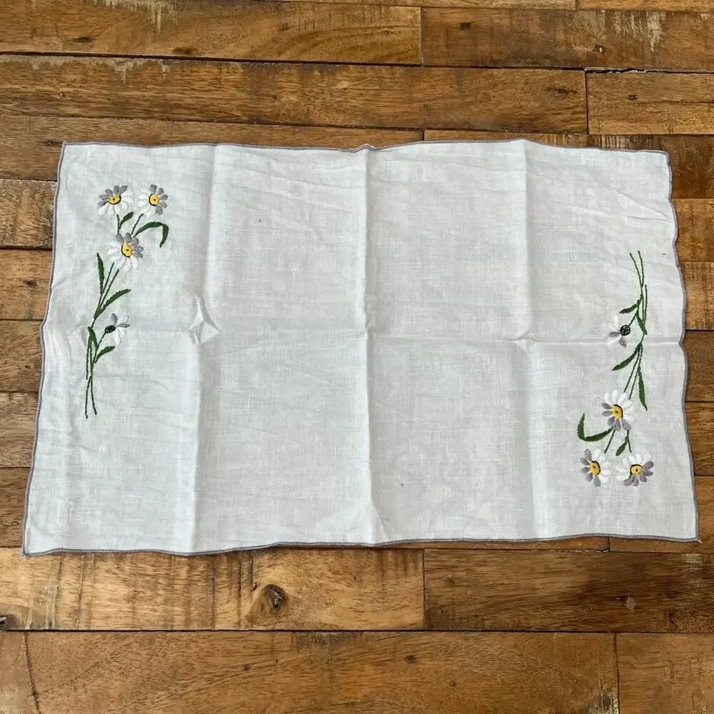 White Wildflower Embroidered Linen Napkins Set of 4 Gray Edge Detail